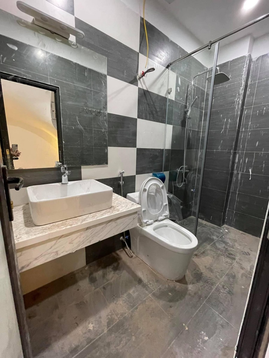 Nhà mới đẹp Linh Đàm, Hoàng Mai 41m2, giá 3.8 tỷ. Gần phố, gần hồ, ở sướng