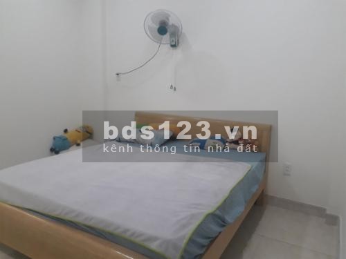  Bán nhà Âu Cơ, Tân Bình giá rẻ, dt 68m2 3 lầu, hẻm xe hơi, vào ở ngay.