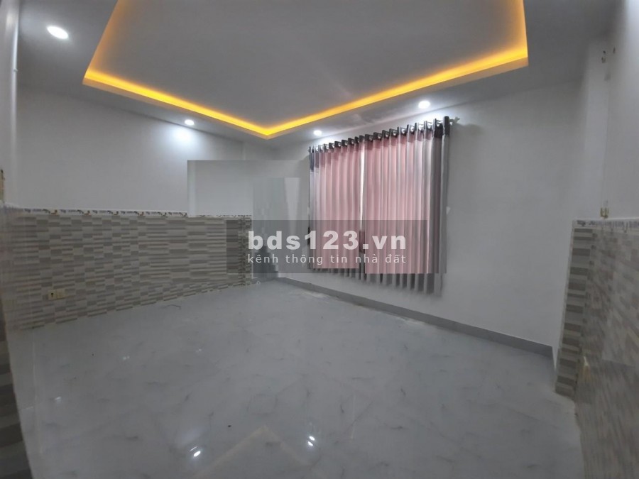Bán nhà mặt tiền thuộc khu Tên Lửa Bình Tân, dt 100m2, bê tông cốt thép vào ở liền, 4 tầng