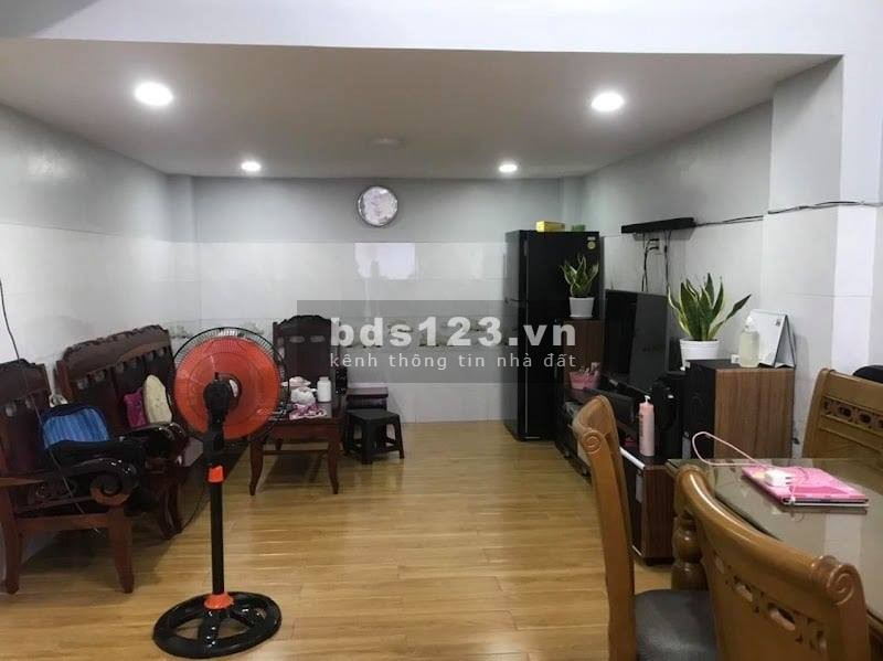 Bán nhà quận 3 dưới 5 tỷ, Cách Mạng Tháng 8, 38M2, tặng nội thất, liên hệ 0799149230