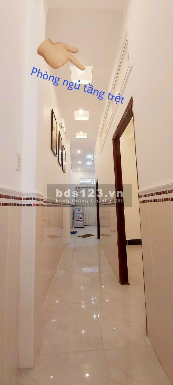 Nhà đẹp ngộp cần bán gấp giá tốt mùa dịch, liên hệ 0916756315, sổ hồng thổ cư