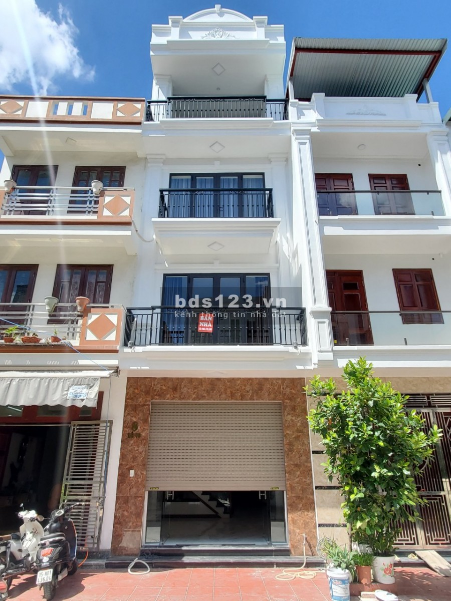 Bán nhà 4 tầng mới xây khu tái định cư chợ hoa quả gần vinhome riverside, giá 3.95 tỷ