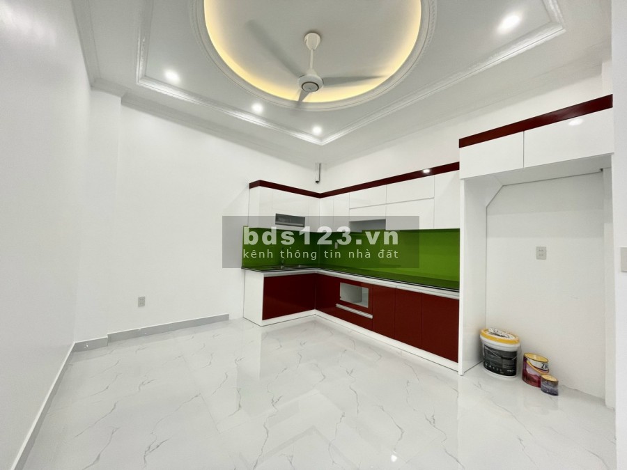 Bán nhà 4 tầng mặt đường Đằng Hải kinh doanh buôn bán sầm uất dt 54m2, hướng: Đông Bắc