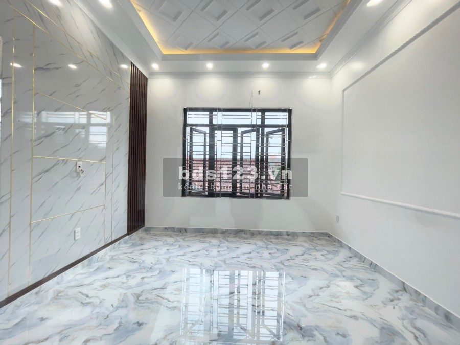 Bán nhà 4 tầng mặt đường Đằng Hải kinh doanh buôn bán sầm uất dt 54m2, hướng: Đông Bắc