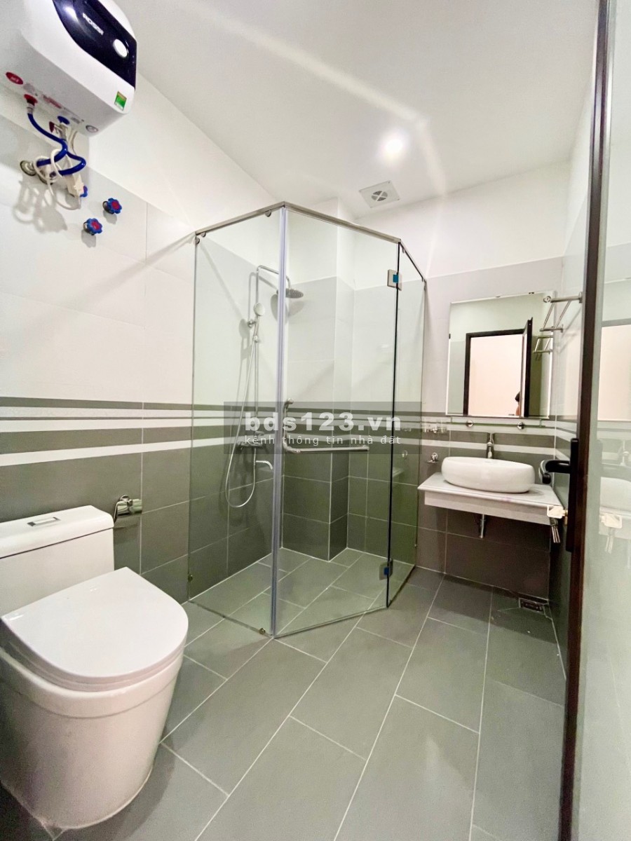 Bán nhà 4 tầng mặt đường Đằng Hải kinh doanh buôn bán sầm uất dt 54m2, hướng: Đông Bắc
