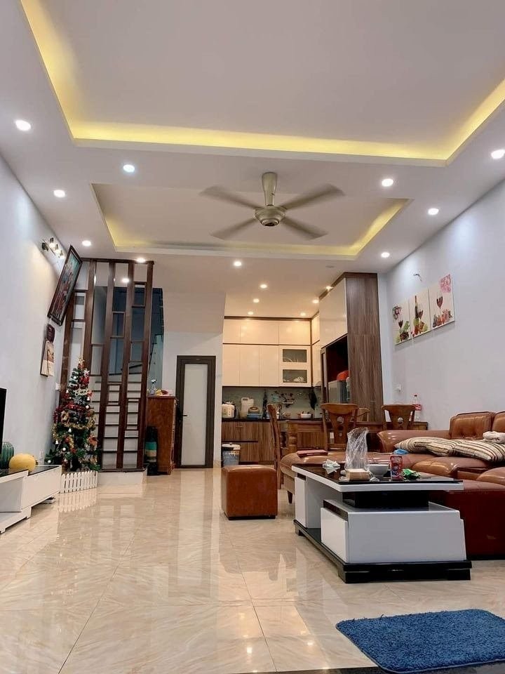 Cực hiếm, cực độc, Siêu phẩm phố Hoàng Văn Thái, MT 70 m2 , Giá cực mềm 6,5 Tỷ
