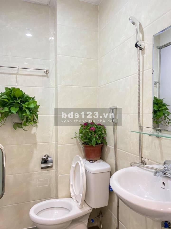 Bán gấp nhà 56m2, 4 tầng 8 phòng khép kín dòng tiền 420 triệu/năm, sổ đỏ phân lô, mặt ngõ