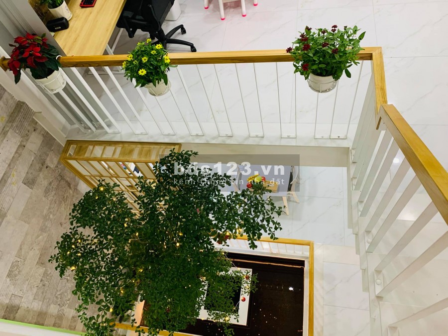 Bán nhà Quận 2 gần Nguyễn Thị Định diện tích 80m2 đúc 4 tầng giá bán 5 tỷ 8
