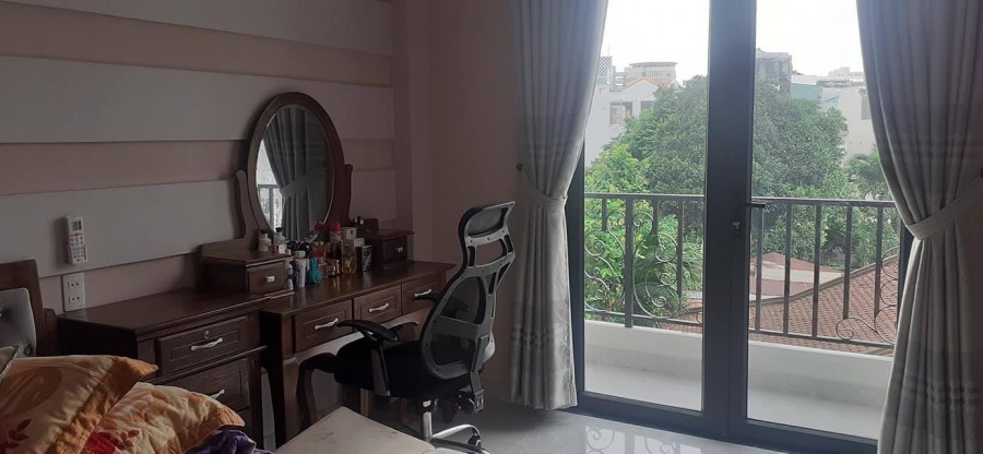 Bán nhà Quận Phú Nhuận Phan XÍch Long Giá SỐC 22 Tỷ, Ngang 10m Vị Trí 2 Hẻm Thông 8m