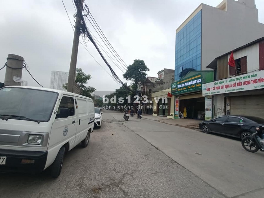 Bán Gấp nhà phố Pháp Vân, KD, cạnh BX Nước Ngầm dt 60m2, 5 tầng, 7.6 tỷ, lh 098.724.0775.