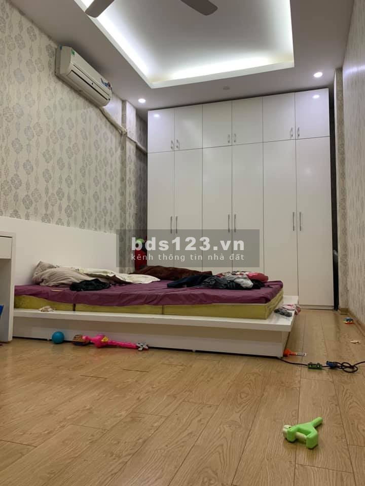 Hót! Bán gấp nhà ngõ Văn Chương Tôn Đức Thắng, dt 30m2, 6 tầng, cách phố 50m, giá rẻ