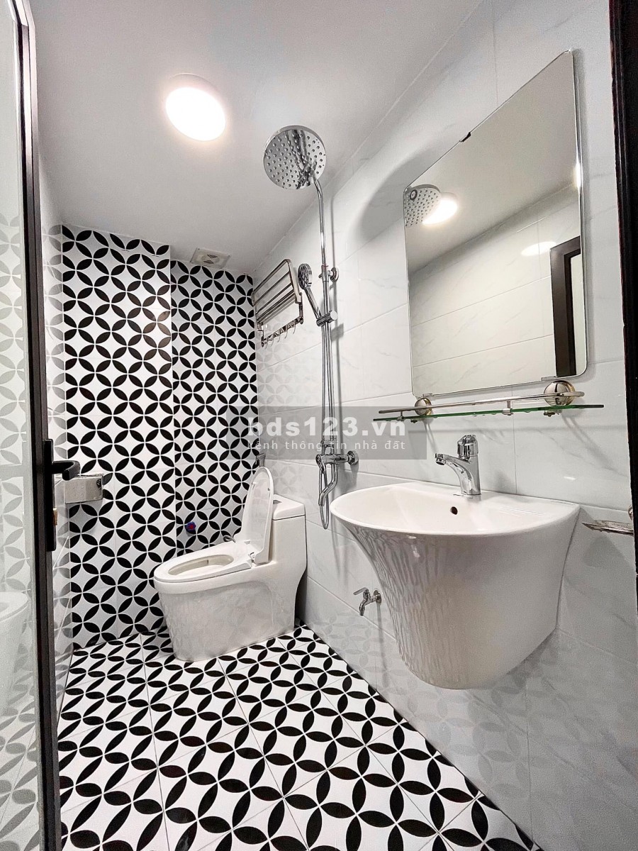 Giá Tốt, Nhà Cực Đẹp Nguyễn Trãi, Thanh Xuân, gần Ô Tô dt 40m2, 5 tầng mt 4m, giá bán 3.6 Tỷ