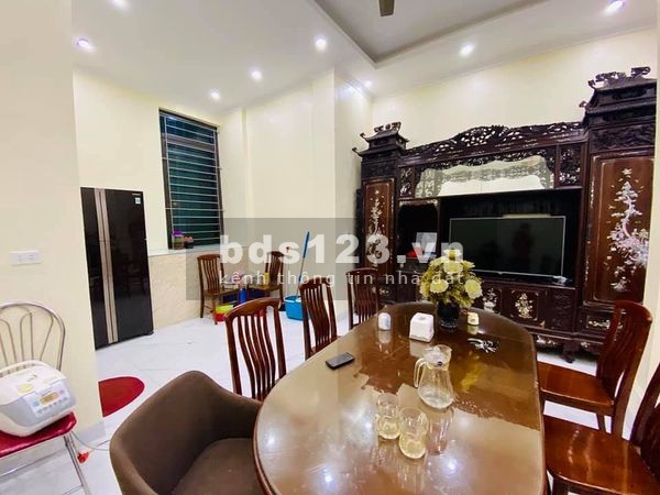 Bán nhà Mặt Ngõ Kim Giang Kinh Doanh tốt xấp xỉ 4 tỷ - 5 Tầng mới đẹp