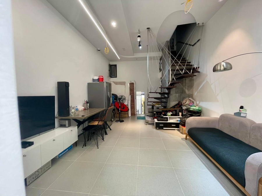Bán nhà nhỉnh 4 tỷ, có ngay homestay trung tâm Đống Đa ngõ 3 gác 30m ô tô tránh