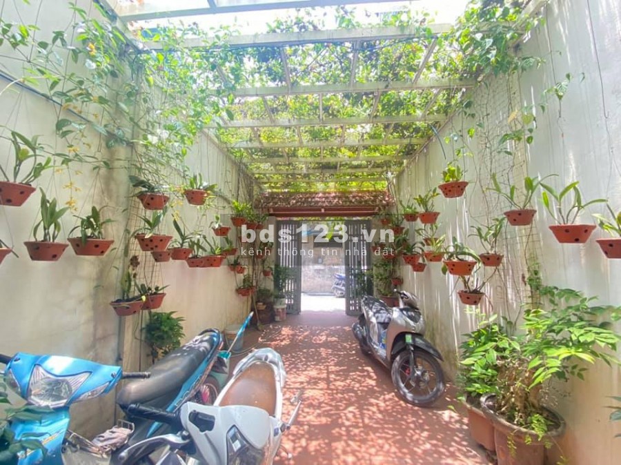 Nhà cần bấn gáp diện tích 110m2, giá 5x tỷ Trương Định, Hoàng Mai, gần phố, ô tô vào nhà