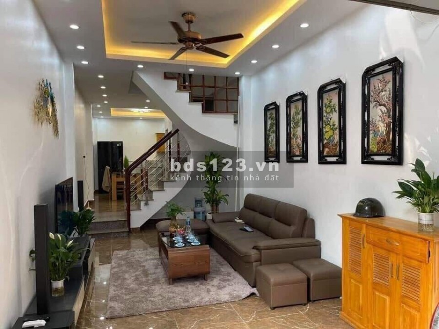 Bán gấp nhà Lê Quý Đôn, Quận Hà Đông lô góc thông thoáng, diện tích 40.8m2, giá 2.83 tỷ