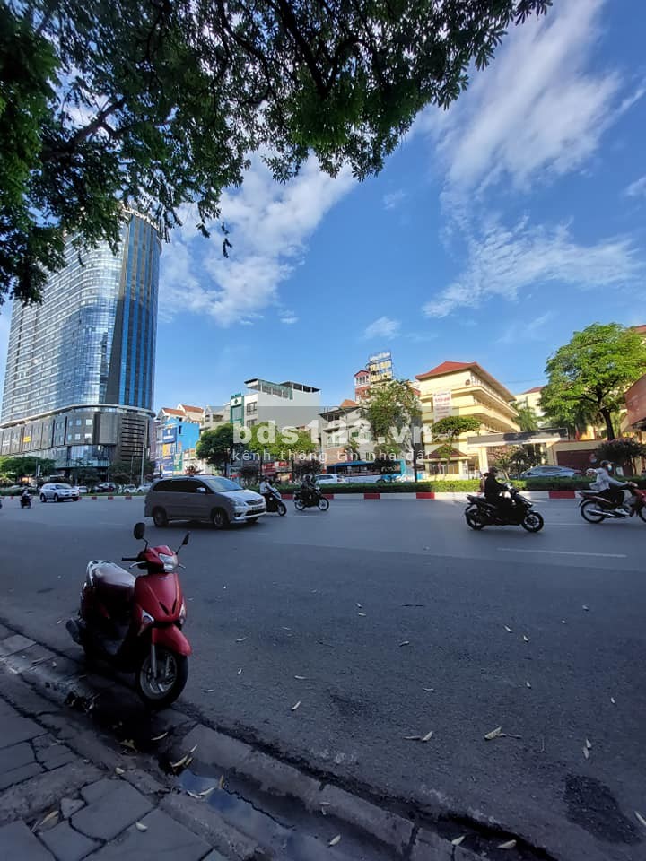 Bán nhà MP Trần Duy Hưng 56m2, 5 tầng, vỉa hè siêu thoáng, KD sầm uất, giá chào 22 tỷ