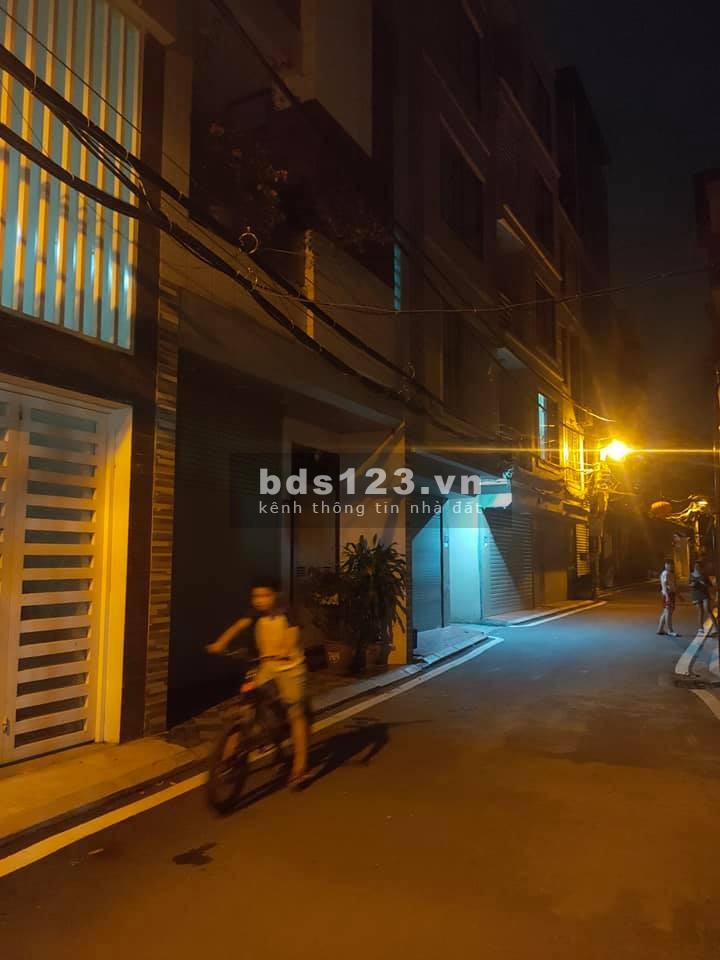 Bán loạt nhà full công năng ở ngay thích luôn, giá chỉ hơn 3 tỷ, Bát. Khối, Long Biên