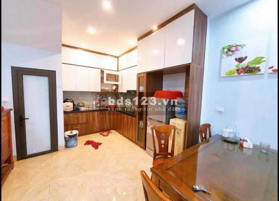 Chính chủ bán nhà 4 tầng ngõ 99 Ái Mộ, Long Biên đt 82m2, mt 5m, giá 11.5 tỷ