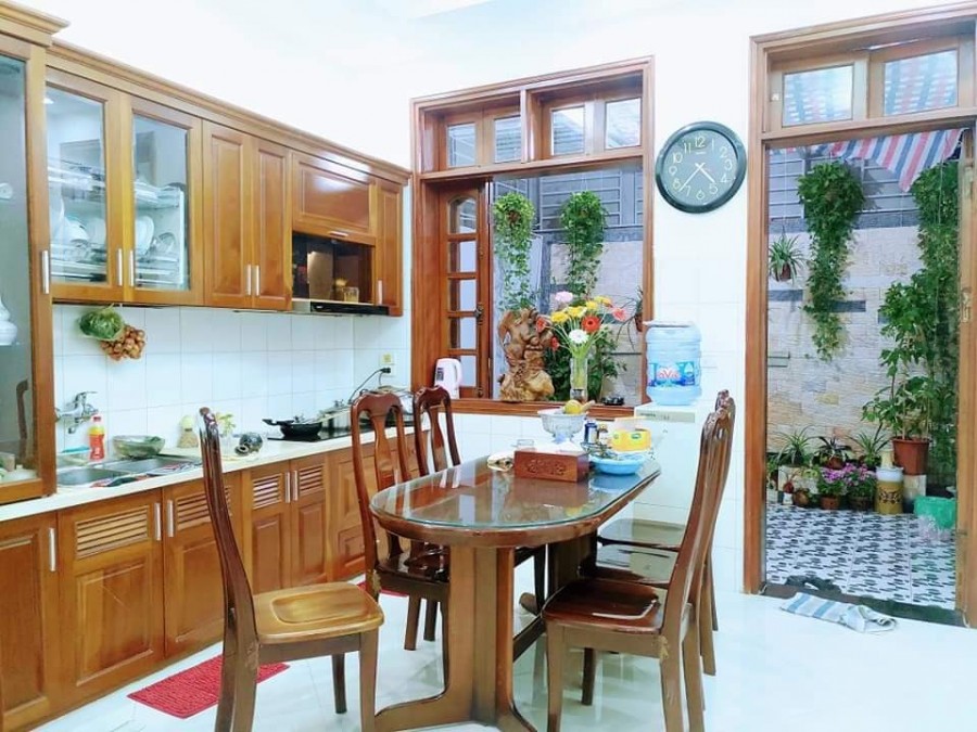 Nhà đẹp Tôn Đức Thắng dt 58m2 4 tầng. giá 5,8 tỷ 20m ra oto…