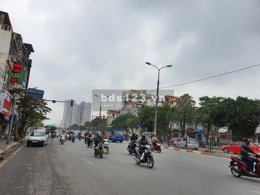 Chính chủ cần bán gấp mảnh đất có nhà cấp 4 mặt phố Giải Phóng Quận Hai Bà Trưng