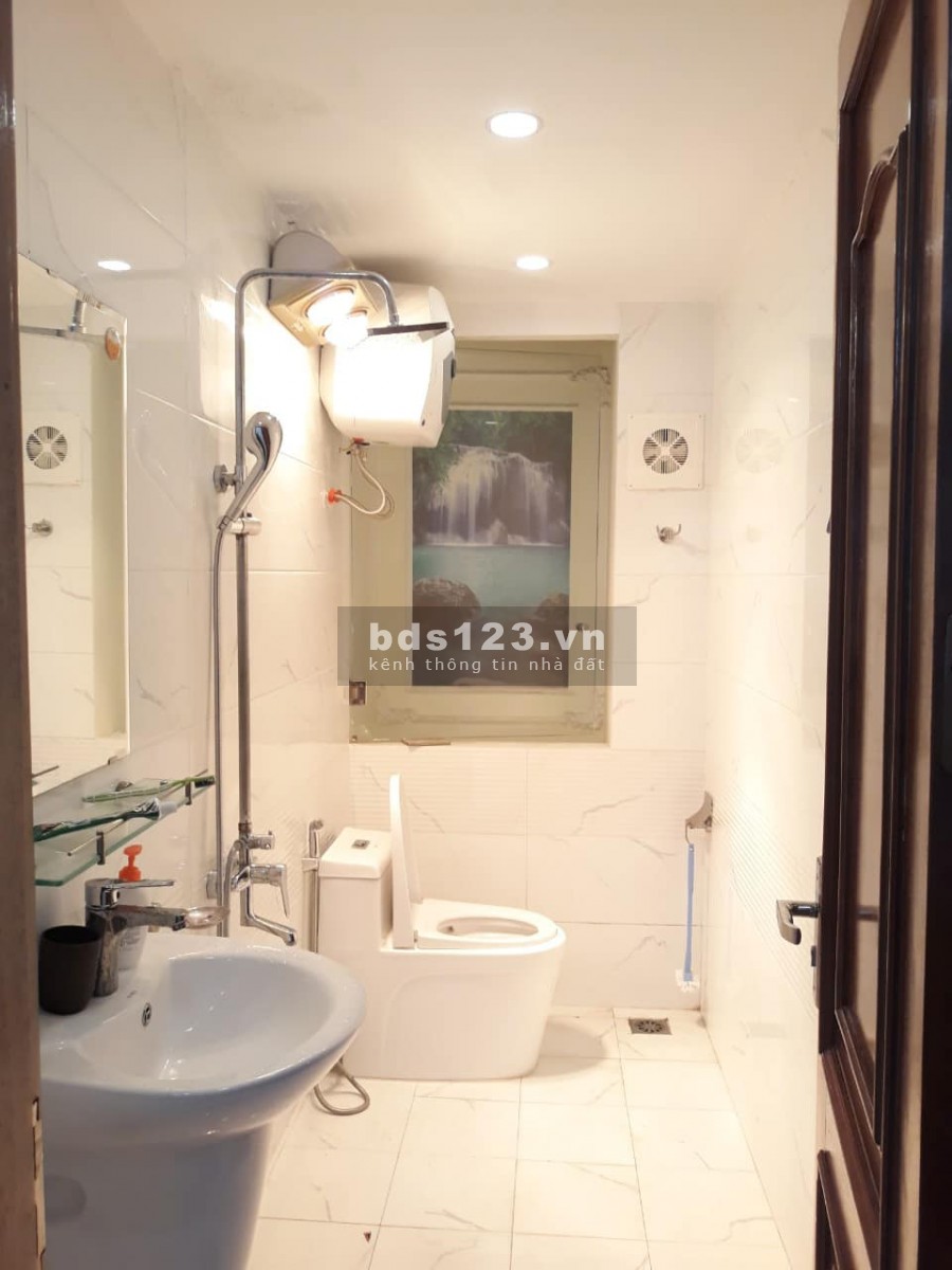 Chính chủ cần bán nhà nguyên căn sát Aeonmall Long Biên, giá thoả thuận chính chủ