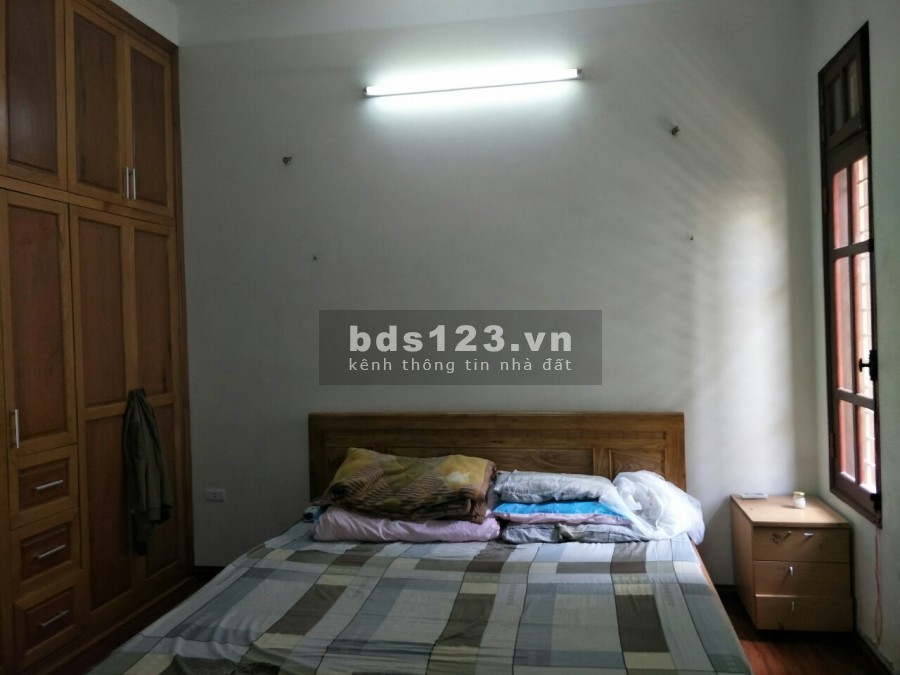 Cần bán gấp Biệt Thự đường Ngọc Thụy 156m2 x 4 tầng, 12m MT, giá 10.5 tỷ. Gara 2 Ô tô. Ở sướng.