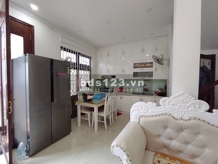 Siêu phẩm phố Thạch Bàn nhà cực đẹp tặng nội thất sang, đt 40m2, 5 tầng, giá 3 tỷ hơn