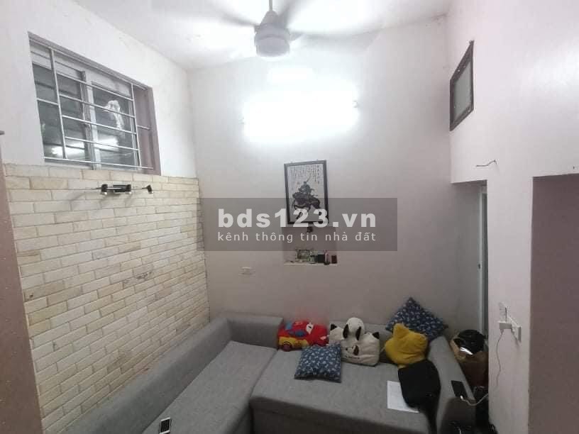 Bán nhà phố hiếm Lê Đại Hành ngõ đối diện công viên thông nhất diện tích 35m2 giá 3.3ty