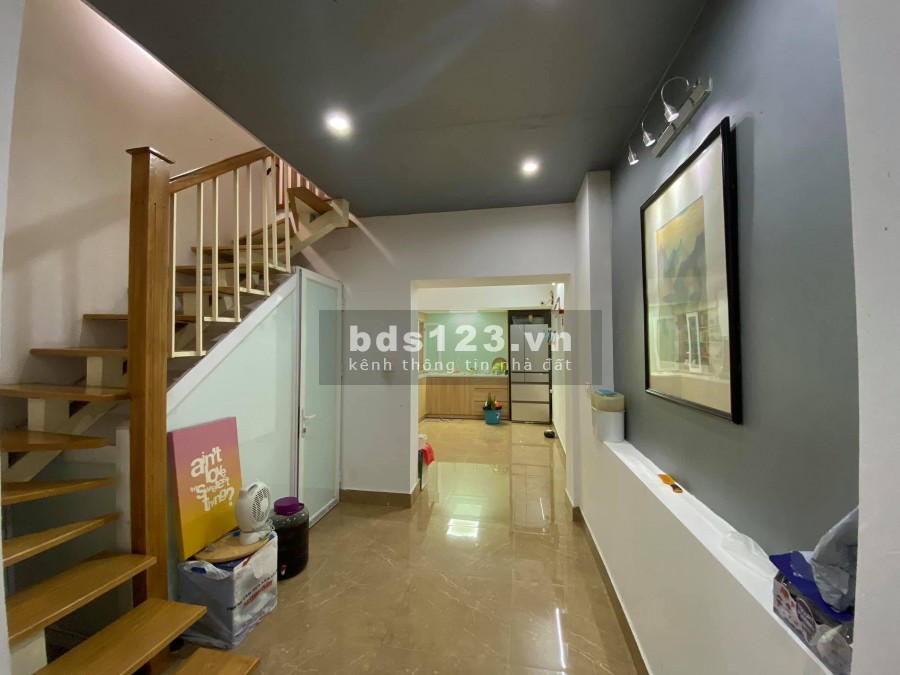 Cần bán nhà ngõ 55 phố Núi Trúc DT 48m2, 5 tầng, Quận Ba Đình, giá bán 5,4 tỷ