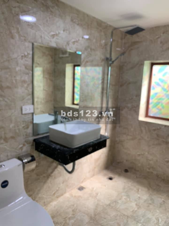 Bán nhà phố Tam Trinh, kinh doanh tốt, ô tô đỗ cửa, đt 60m2, giá bán 5.5 tỷ