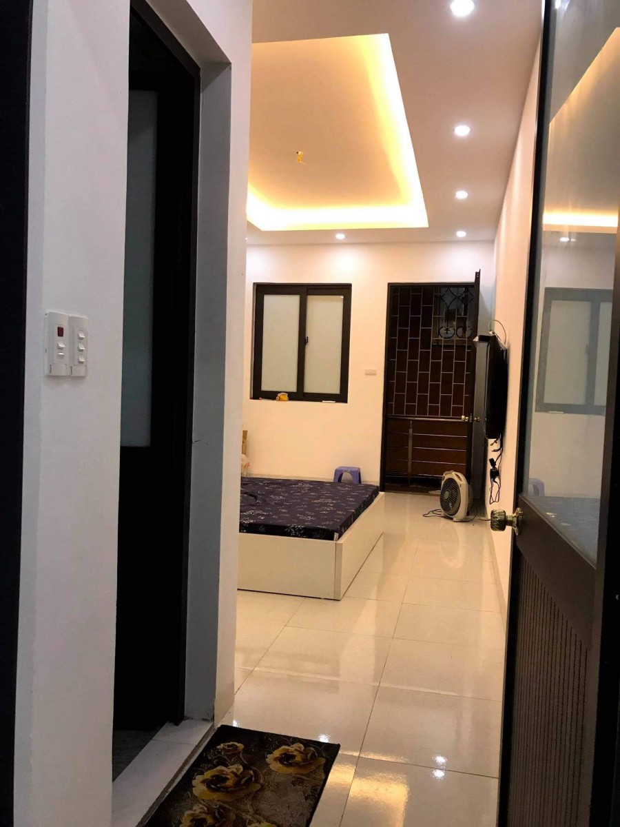 Bán nhà khu vực phố Huế gần Vincom, 7 tầng thang máy, vỉa hè rộng tiện kinh doanh