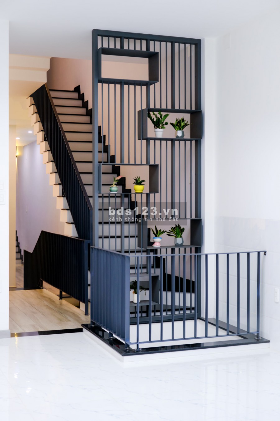 Bán nhà Quận 2 gần Nguyễn Thị Định diện tích 80m2 đúc 4 tầng giá bán 5 tỷ 8