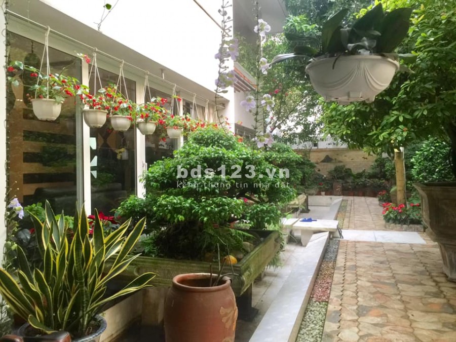 Biệt thự Việt Hưng diện tích 200m, mặt 10m, trục chính đô thị, giá bán 27 tỷ