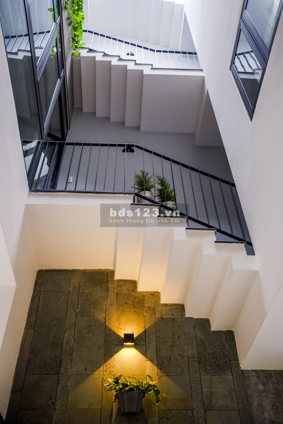 Bán nhà Quận 2 gần Nguyễn Thị Định diện tích 80m2 đúc 4 tầng giá bán 5 tỷ 8