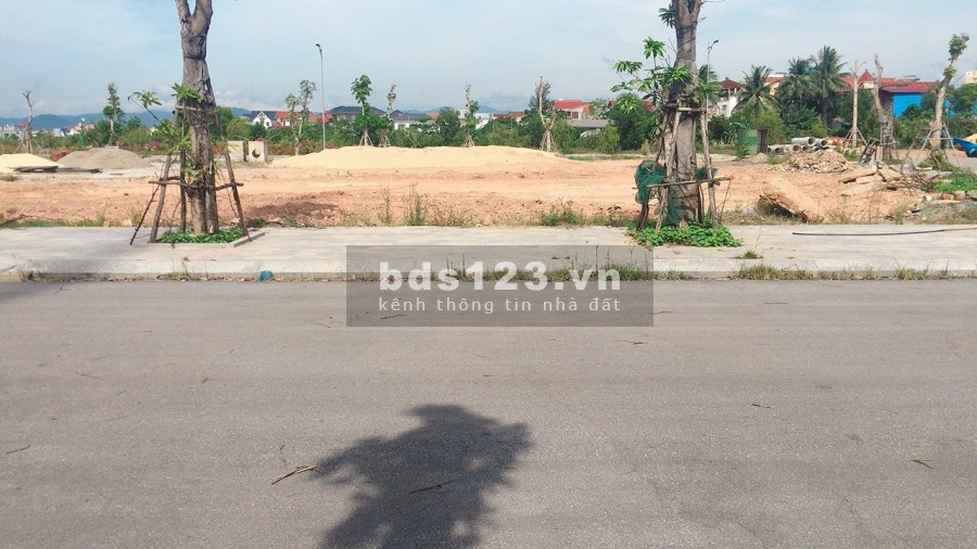 Bán đất trung tâm thành phố giá rẻ, khu dân cư, đường lớn, xe vào tận nơi