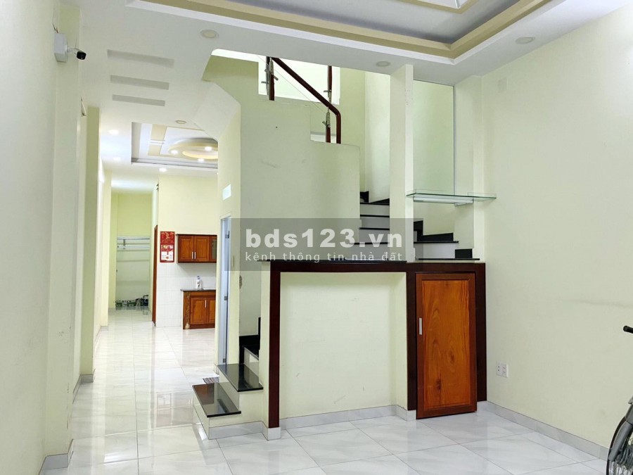 Bán nhà Thành Mỹ Tân Bình - cần tiền trả nợ, 60m2 3 lầu, HXH, giá chỉ 3 tỷ