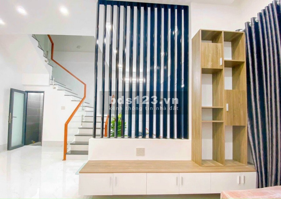 Bán nhà nguyên căn 1 trệt 2 lầu thiết kế hiện đại nằm ngay trung tâm thành phố Cần Thơ
