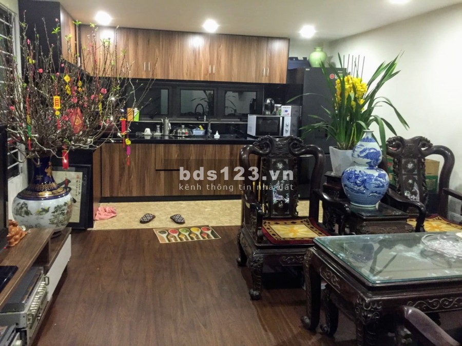 Nhà Đội Cấn, gara ô tô ngõ 3 ô tô tránh, kinh doanh đỉnh, giá bán chỉ 250 triệu/m2