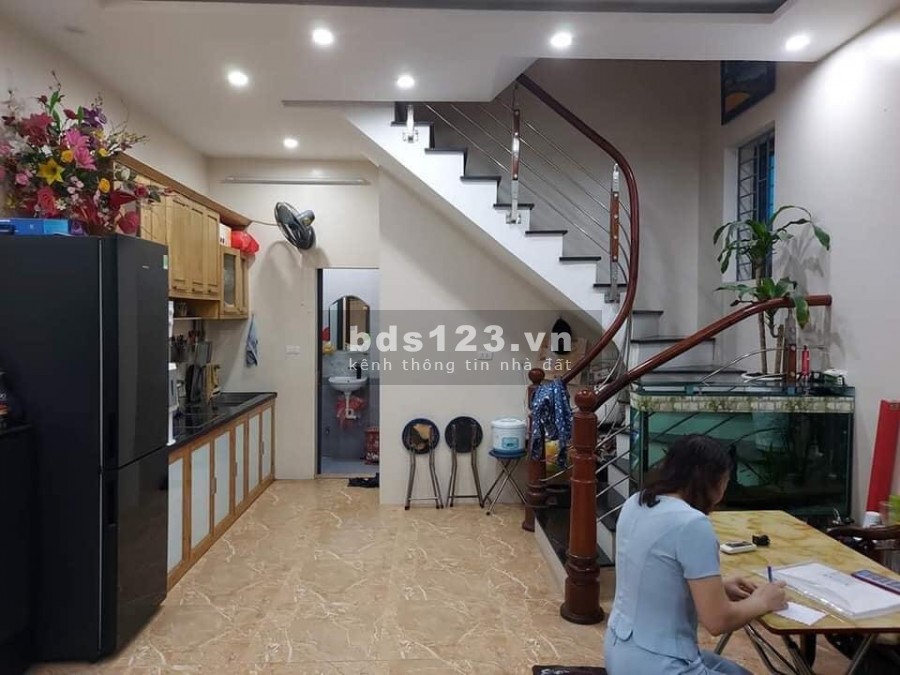 Nhà bán Quận 10, diện tích sử dụng 35m2, nở hậu, hẻm xe hơi, liên hệ 0799149230
