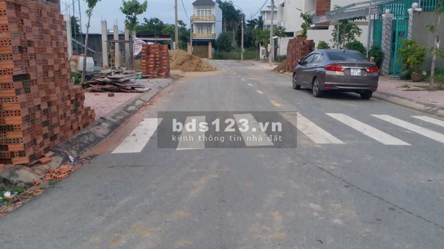 Cần Bán Gấp diện tích 100m2 Hố Nai, QL 1A Vô đúng 500m sổ hồng riêng, thổ cư.