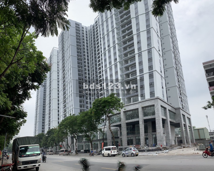 Bán căn hộ chung cư mới 3 phòng ngủ, view hồ Yên Sơn, nội thất có sẵn, vào ở ngay
