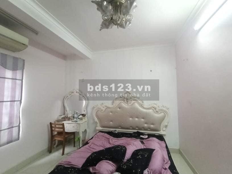 Bán nhà phố hiếm Lê Đại Hành ngõ đối diện công viên thông nhất diện tích 35m2 giá 3.3ty