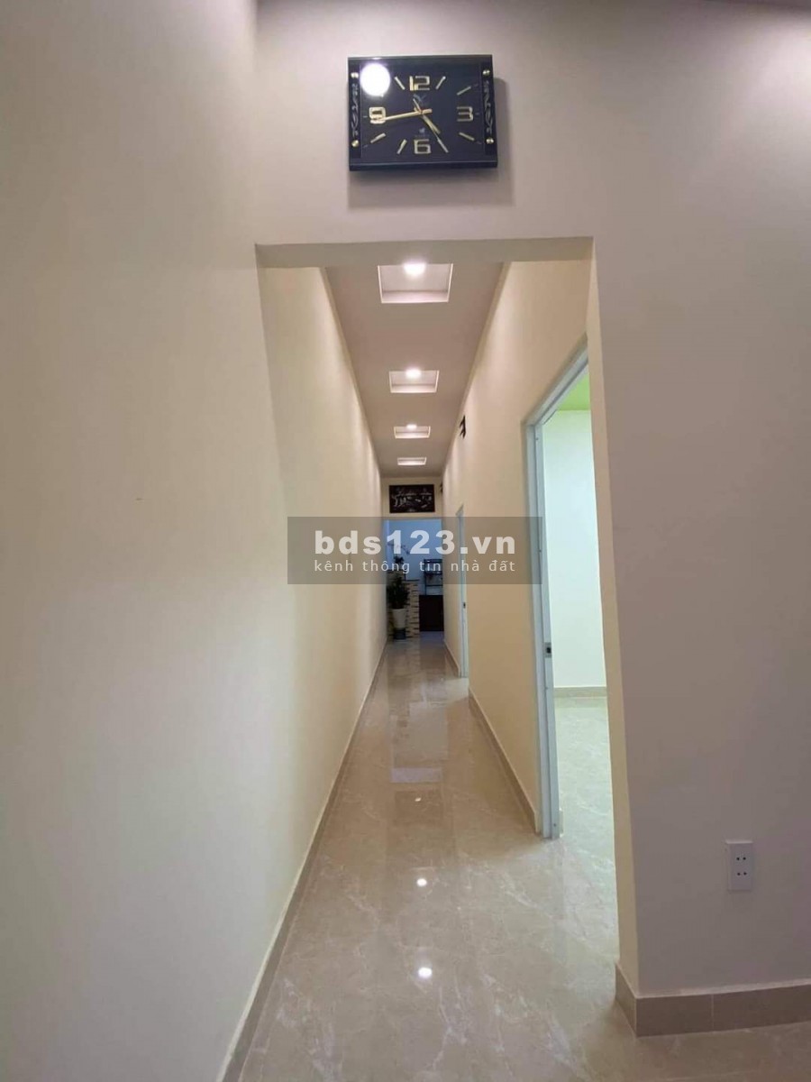 Bán nhà Nguyễn Thị Thập q7, dt 74m2, 3 lầu, hẻm thông thoáng
