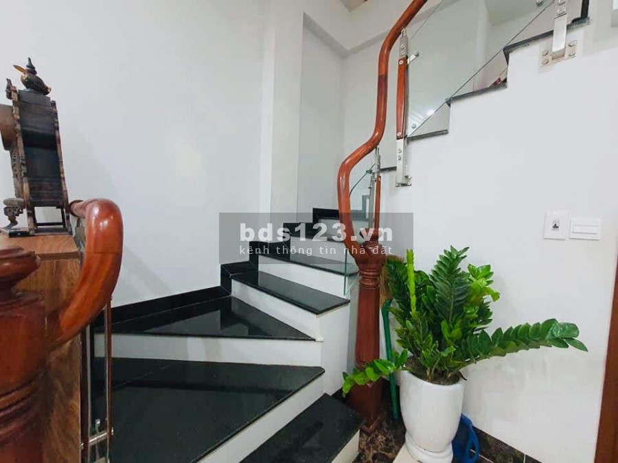 Nhà 5 tầng chiến thắng cần bán. Sổ đỏ chính chủ, diện tích 40m2, tiện kinh doanh