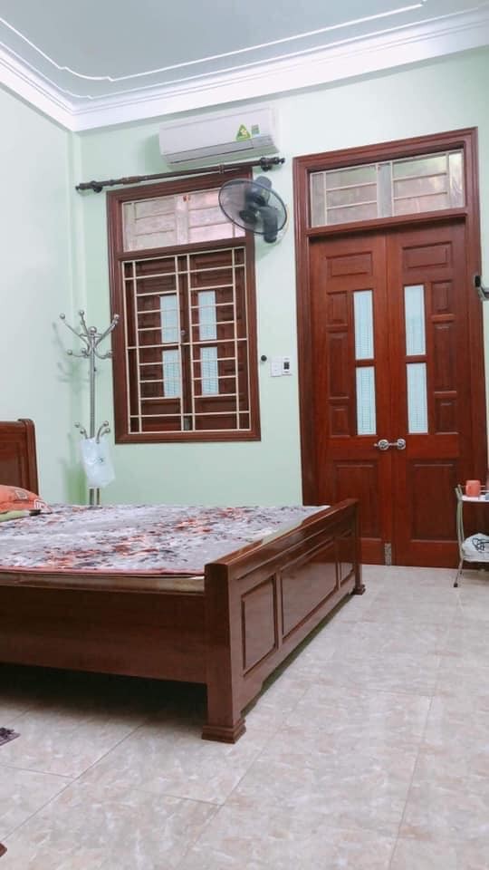 Bán nhà Bùi Xương Trạch, Thanh Xuân, 46m2, ô tô, nhà đẹp, giá chỉ 4,3 tỷ.