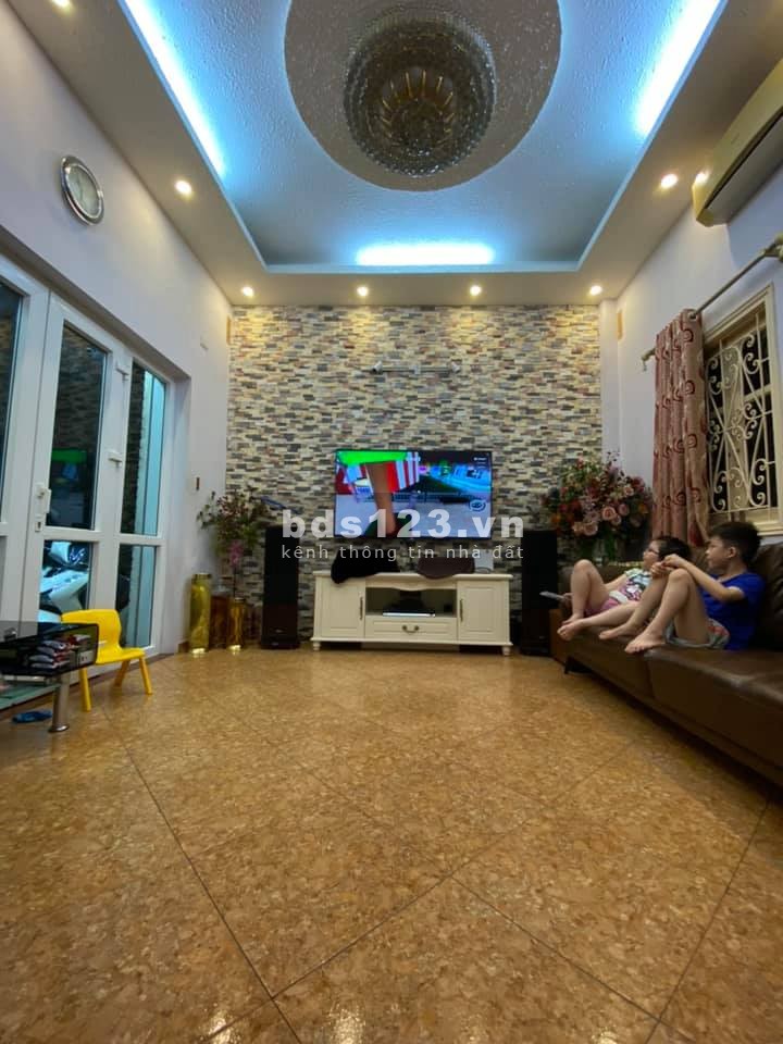 Bán gấp nhà Nguyễn Văn Lộc, trung tâm Hà Đông, dt 35m2, giá bán 3.15 tỷ
