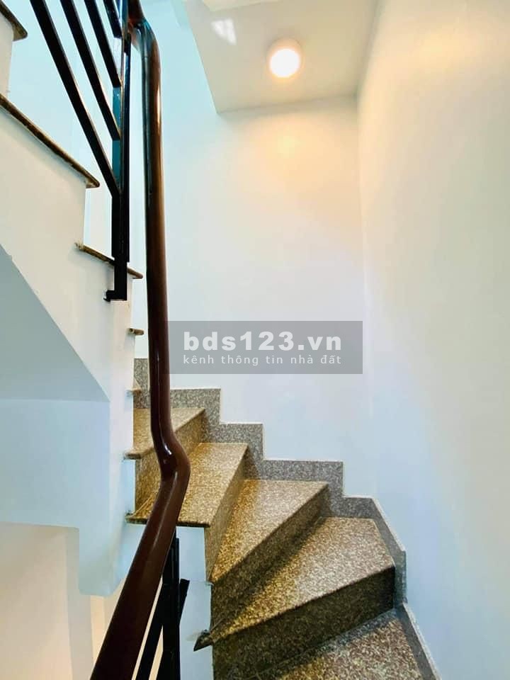 Nhà giá rẻ dt 120m2 hẻm xe hơi 4 tầng Đường Lý Thường Kiệt Tân Bình, giá chỉ với 4.1Tỷ