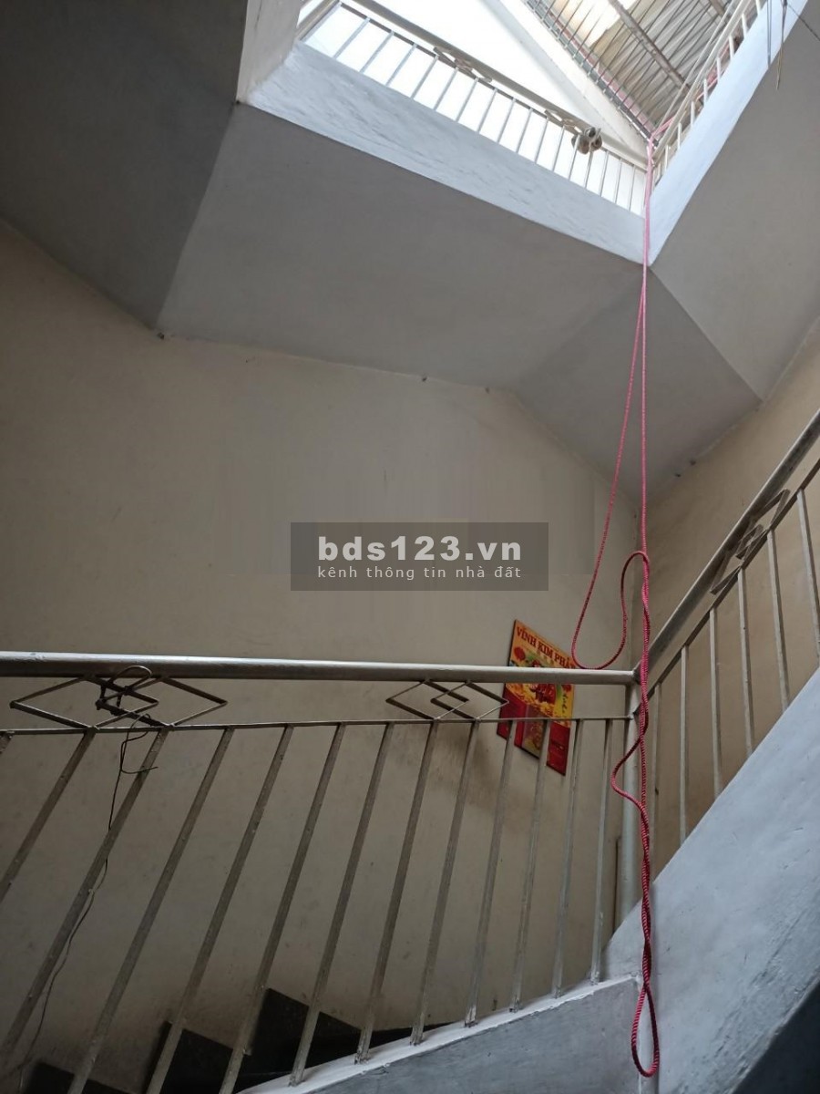 Bán nhà nguyên căn mặt tiền đường lớn Quận 11, dt 4mx20m, 3 tấm, vuông vức phong thuỷ tốt