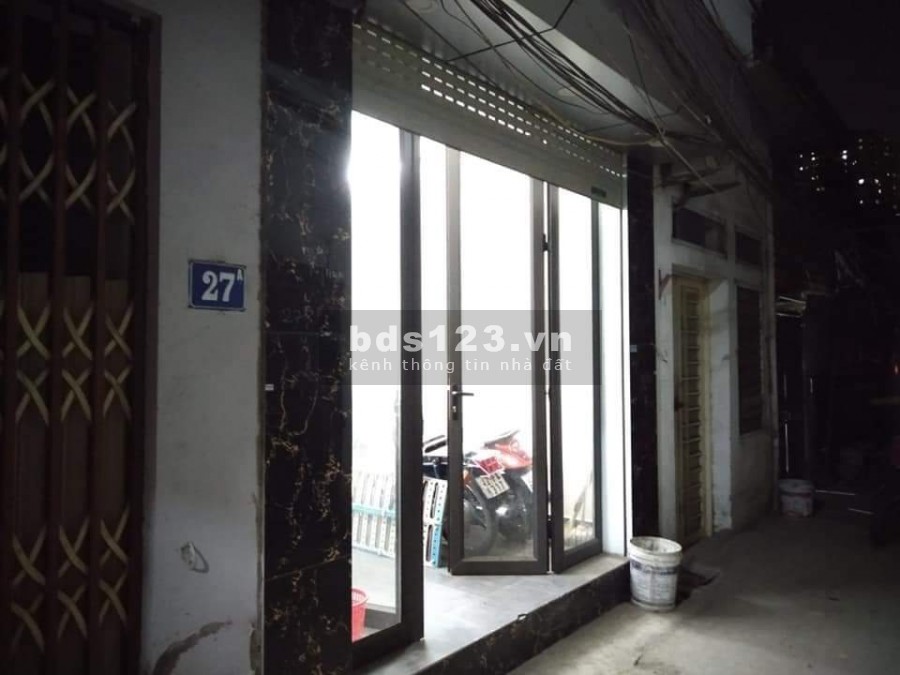 Cần bán nhà Quận Hà Đông, gần trung tâm thương mại Xa La, nguyên căn 3 phòng, 3 tầng